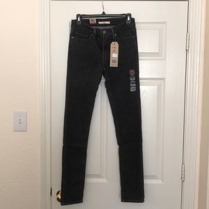New Levi’s 711 skinny jeans in size 28 (with tags)